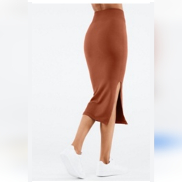 Fabletics High-Waisted Ribbed Seamless Skirt - Picture 2 of 5